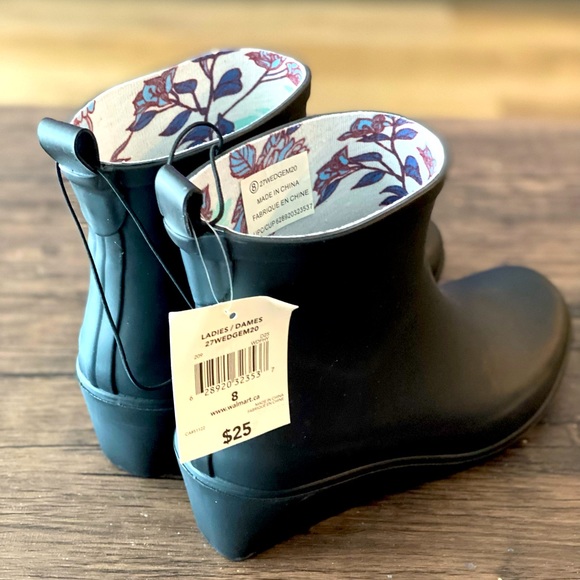 Rain boots - Picture 2 of 2